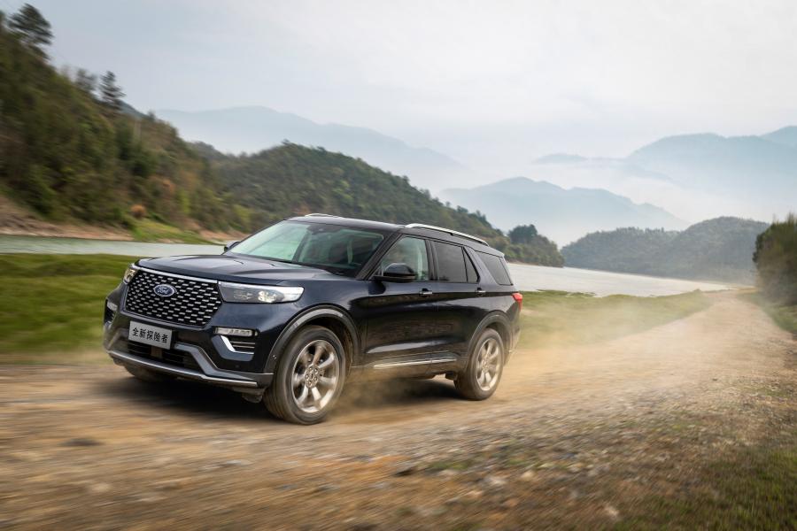  Ford Explorer Platinum 2020 года  (CN) (фото 10 из 14)